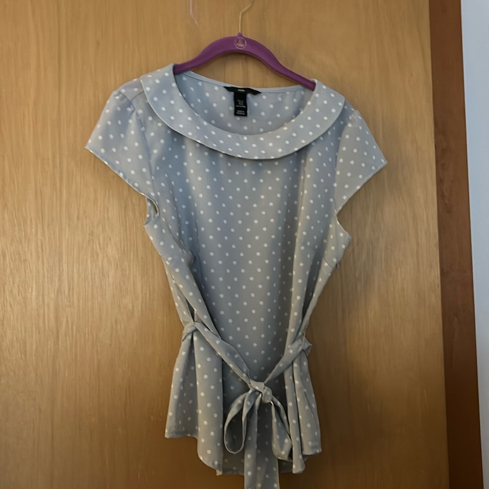 H&M Polka dot top tie sash gray & white